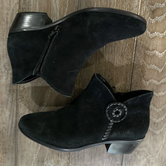 Jack Rogers Boots - Picture 4 of 13